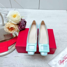 Roger Vivier flat shoes